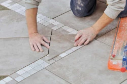 Artisan carreleur pour rénovation de salle de bain  